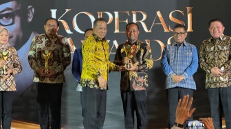 Gubernur Sulsel Raih Bakti Koperasi Nayaka Mahambara di Ajang Koperasi Awards 2026