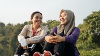 Kenapa Teman Dekat Tiba-Tiba Jadi Asing? Bukan Musuhan, Cuma Proses Pendewasaan