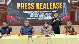 WN India Ditangkap Polda Sumbar, Jual Emas dari Tambang Emas Ilegal ke Malaysia