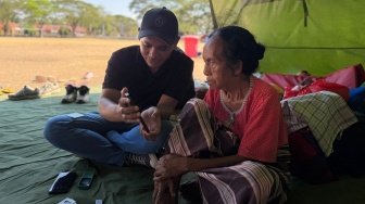 Telkomsel Jaga Konektivitas Flores Usai Gempa, Paket Darurat Rp1 Jadi Andalan Warga