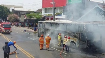 Bus Eka Ludes Terbakar di Madiun, Penumpang Lari Selamatkan Diri