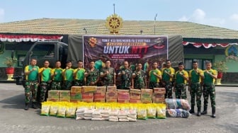 Prajurit dan Persit Yonif 413/Bremoro Galang Bantuan untuk Korban Gempa NTT