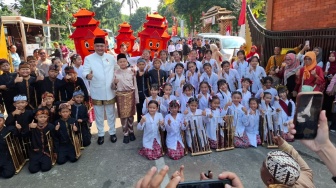Bikin Bangga! Bupati Bogor Rudy Susmanto Hadiahi Alat Musik Baru untuk Peseni Cilik Cibungbulang