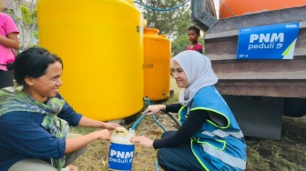 PNM Peduli Salurkan Bantuan Air Bersih untuk Pengungsi Terdampak Gempa NTT