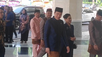 Bertabur Pejabat, Jokowi dan Menteri Kabinet Kumpul di Nikahan Sespri Prabowo