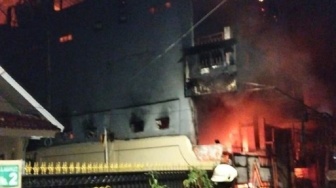 Kos di Tebet Terbakar Dini Hari: 4 Orang Tewas, Pemicu Korsleting Mesin Fotokopi
