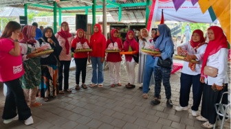 Rayakan HUT ke-81 RI, Suasana Pasar Ngijon Mendadak Meriah dan Penuh Warna