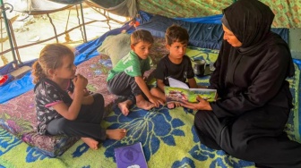 Perang di Gaza, Warga Palestina Gunakan Toilet Darurat Zaman Purba