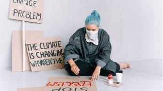 Tubuh Perempuan di Balik Energi Bersih dan Ketidakadilan Geografis