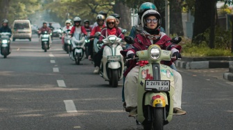 Lady Bikers Bandung Rayakan Kemerdekaan dengan City Rolling dan Aksi Sosial