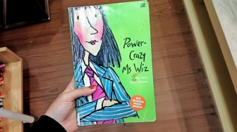 Power Crazy Ms Wiz: Petualangan Kocak yang Mengajarkan Arti Kekuasaan