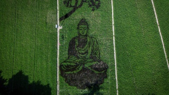 Menikmati Karya Sang Buddha dari Hamparan Sawah Semarang