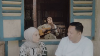 Lagu 'Rumah' Salma Salsabil dan Mereka yang Sedang Mencari Tempat Pulang