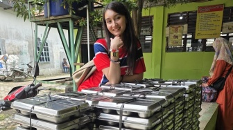 Viral Miss Norwegia Keturunan Padang Jadi Guru dan Berpose Depan Ompreng MBG