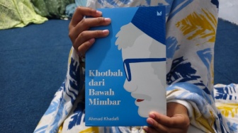 Khotbah dari Bawah Mimbar: Dakwah Sederhana yang Diam-diam Sampai ke Hati