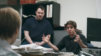 Review Serial Tires Season 1: Tontonan Sitcom Singkat yang Mengocok Perut!