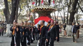 Panas! Keraton Solo Gelar Dua Kirab Grebeg Mulud Sekaligus, Kubu Purboyo Ungkap Dugaan Sabotase