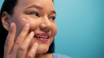 SPF Tinggi, Tekstur Super Ringan! 5 Sunscreen Serum untuk Panas-Panasan