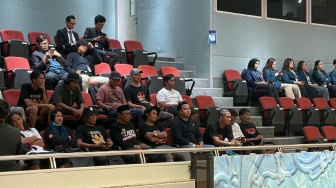 Bawa Tuntutan Hukum Mati Koruptor, Botok Cs Diterima Masuk ke Rapat Paripurna DPR