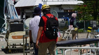 Agam Rinjani dan Mahasiswa KKN Unhas Salurkan Bantuan Korban Gempa di NTT