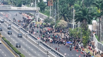 Massa Pati Tinggalkan DPR Usai Kantongi Surat Sakti Deadline RUU Perampasan Aset