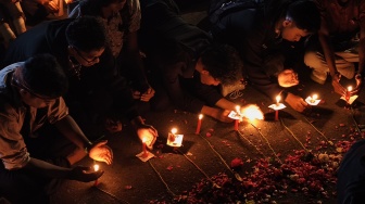 Kenang Korban, Massa Gelar Aksi 'Agustus Gelap' di UGM: Menolak Lupa Kekerasan Aparat