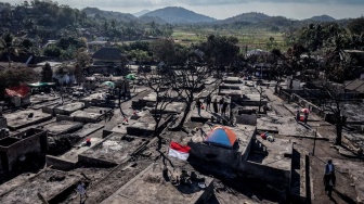 'Kami Tak Akan Hilangkan Nilai Tradisional', Komitmen Warga Sade Bangkit dari Puing Kebakaran