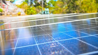 PLTS 100 GW Dikebut 3 Tahun, Energi Impor Mau Dipangkas