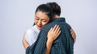 8 Weton dengan Daya Pikat dan Pengasihan Alami Tinggi tanpa Susuk