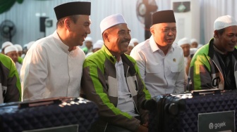 15 Tahun Bersama Gojek, 70 Mitra Driver Legend Dapat Apresiasi Umrah ke Tanah Suci