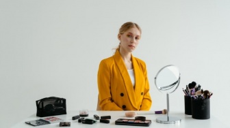 Perempuan dan Beauty Fatigue: Saat Tren Kecantikan Mulai Terasa Melelahkan
