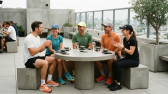 4 Rekomendasi Sepatu Lari Stylish untuk Tren Run to Coffee, Sporty tapi Tetap Trendi