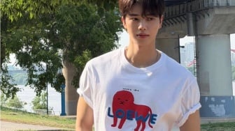 Boyfriend Material Banget! 5 Inspirasi Outfit Kekinian ala Song Kang