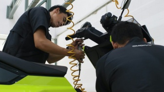 Jaringan Layanan Motor Listrik OMOWAY Kini Jangkau Berbagai Kota Besar di Indonesia