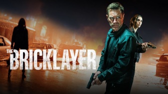The Bricklayer Malam Ini: Ketika Mantan Pembunuh Bayaran Dipaksa Tinggalkan Semen demi Senjata
