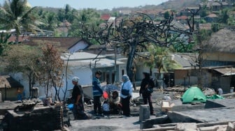Kehilangan Rumah dan Tempat Usaha, Nasabah PNM Mekaar di Desa Sade Ditemani PNM Lewati Masa Sulit