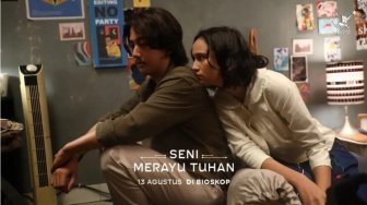 'Seni Merayu Tuhan': Ketika Tobat Datang Bukan Karena Alim, Tapi Karena Hancur Kehilangan