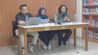 Aksi Represif Polisi di Demo DPR: Sweeping hingga Gas Air Mata Ditembakkan Langsung ke Massa