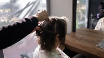 Berhenti Cari Aman: 9 Potongan Rambut Wajah Oval yang Bikin Penampilanmu Berubah Total