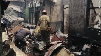 Babakan Cileungsi Mencekam, Pemilik Rumah Pingsan Menyaksikan Tempat Tinggalnya Ludes Terbakar