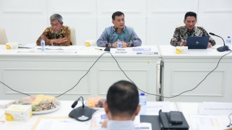 Ekonomi Jateng Tembus 5,80 Persen, Gubernur Luthfi Pamerkan "Trisula Pembangunan" di Depan Bappenas