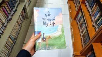 Dari Lemari Pengap Menuju Kebebasan: Membaca The War That Saved My Life