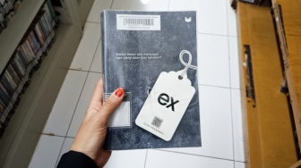 Membaca Novel Ex: Ketika Masa Lalu Menyapa, Haruskah Kita Membukakan Pintu?