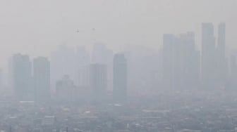Kabut Asap Karhutla Kalimantan Tembus Filipina, Warga Diminta Pakai Masker N95