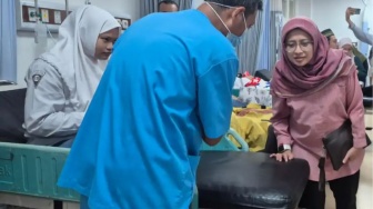 Ratusan Santri Keracunan MBG di Sidoarjo: Tim Pusat Turun Gunung, Nasib SPPG di Ujung Tanduk