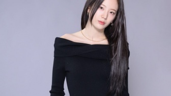 5 Inspirasi Daily Outfit Bergaya Kasual ala Jang Gyuri, Mudah Ditiru!