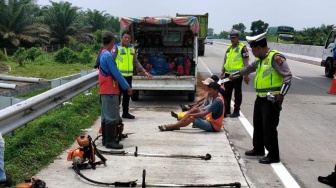 2 Pekerja Pemotong Rumput Tewas Ditabrak Truk di Tol Medan-Tebing Tinggi