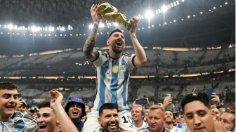 Lionel Messi Gantung Sepatu: Selesainya Era Alien yang Tak Akan Pernah Sanggup Disamai Generasi Baru