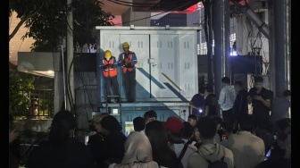 Diduga Hendak Curi Kabel, Pria Tanpa Identitas Tewas Tersengat Listrik di Gardu LRT Pancoran