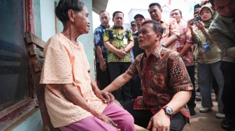 Bansos Diputus Gara-gara Judol, Gubernur Ahmad Luthfi Turun Tangan Datangi Rumah Nenek Darmi